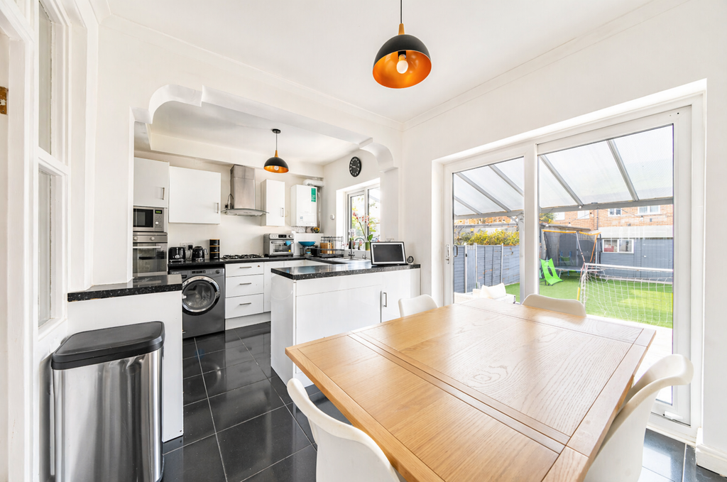 Property photo 3 of 15 Kitchen/Dining