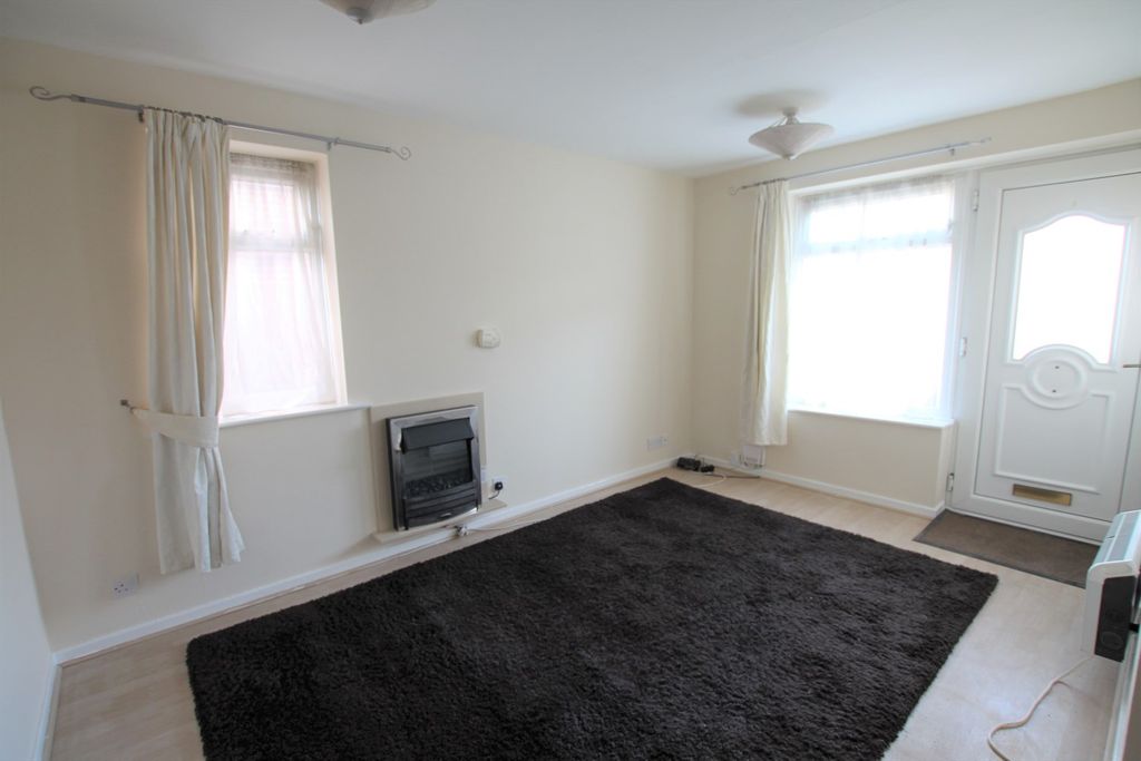 Property photo 1 of 8 Lounge (Main)