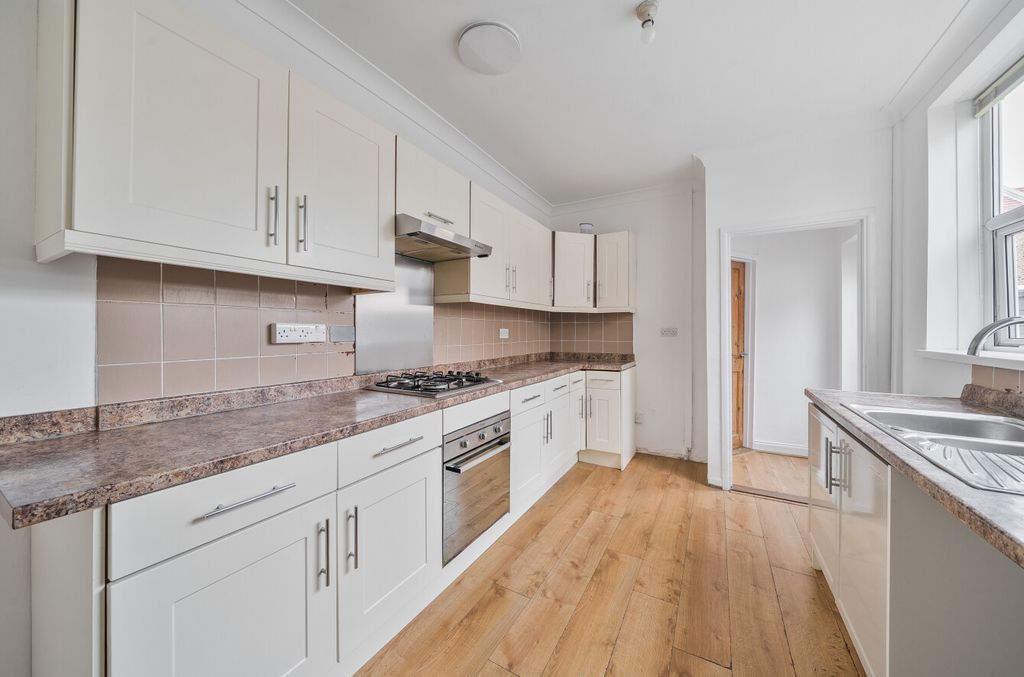 Property photo 2 of 13 1527783-13-6Aba82...