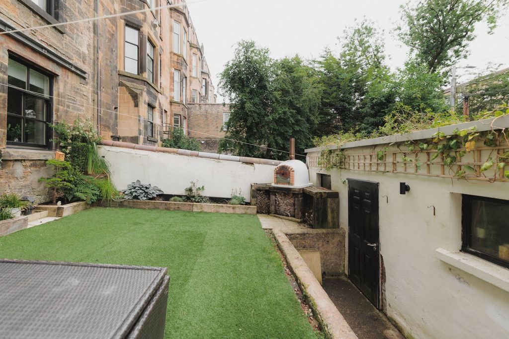 Property photo 2 of 28