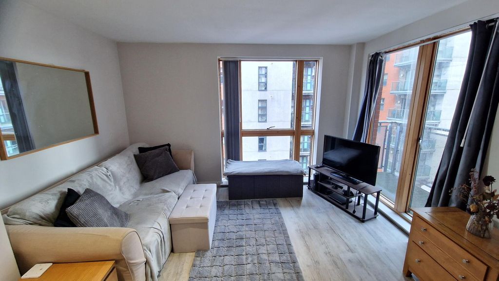 Property photo 3 of 36 Living Room