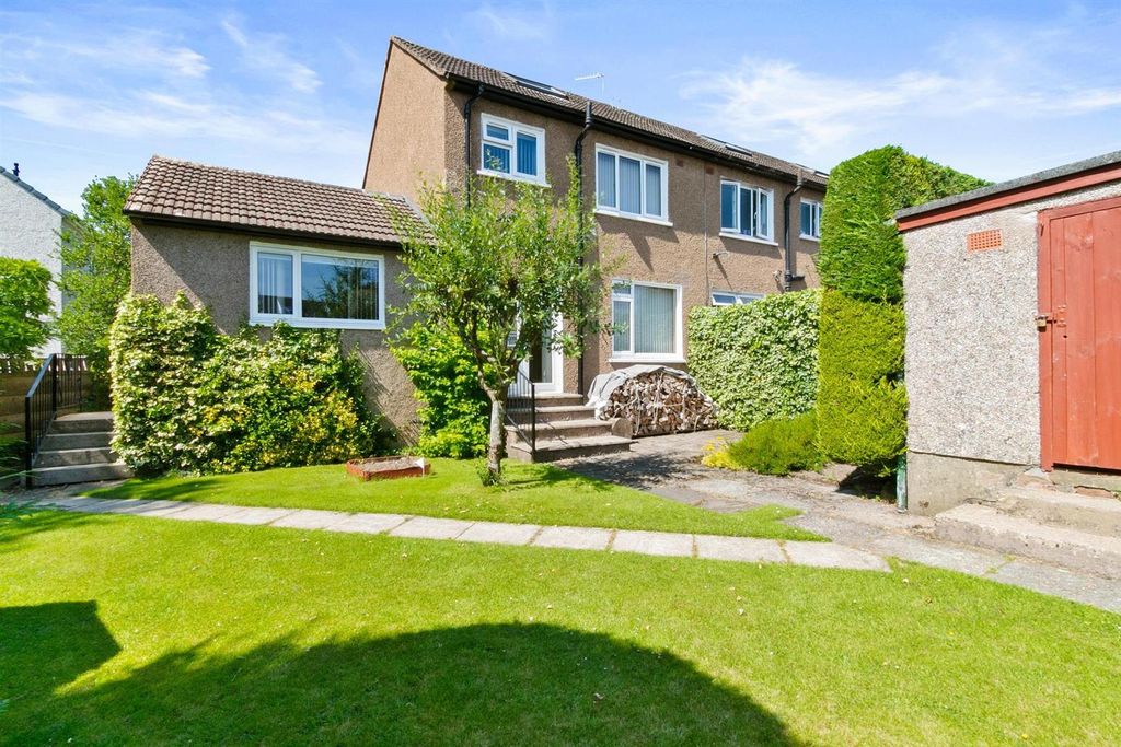 Property photo 2 of 31
