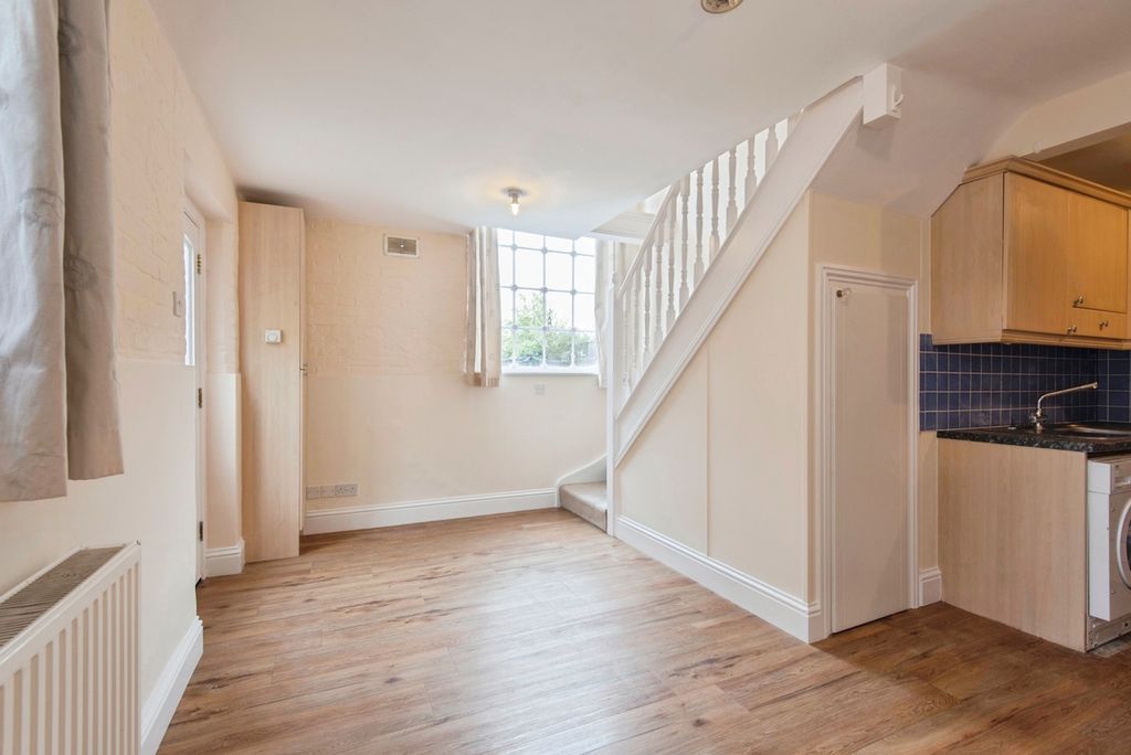 Property photo 3 of 11 Pbox-Img.Jpg