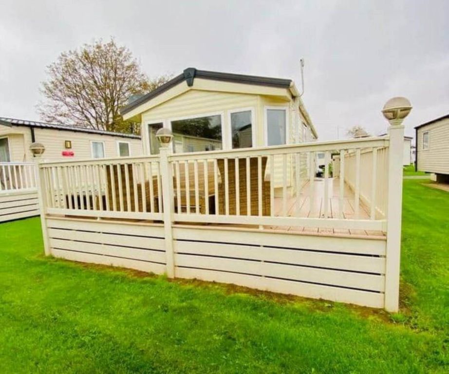 Property photo 2 of 20