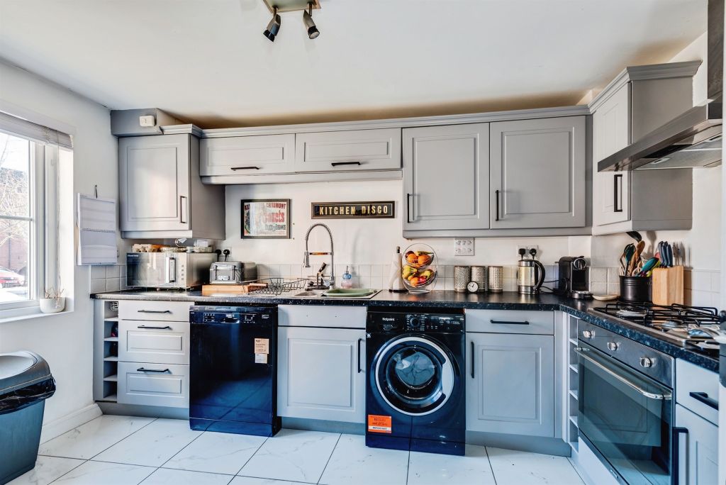 Property photo 3 of 13