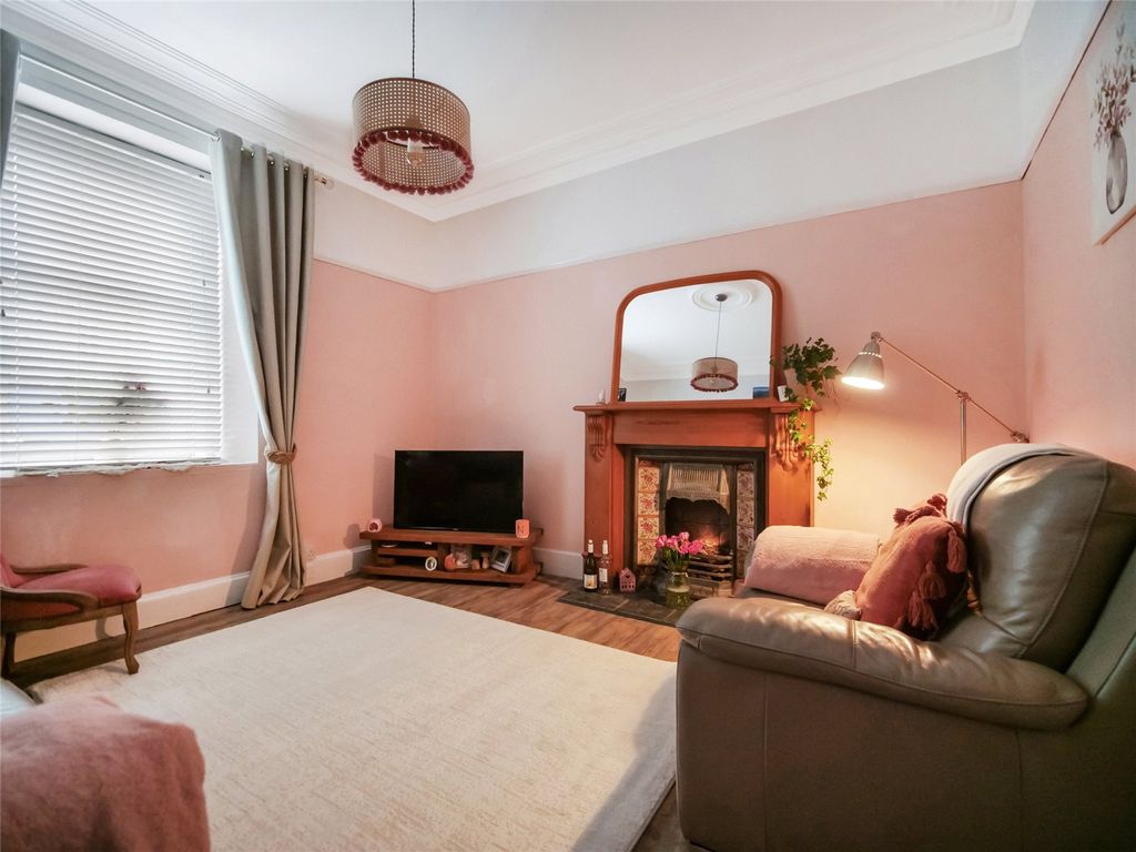 Property photo 2 of 21 Picture No. 05