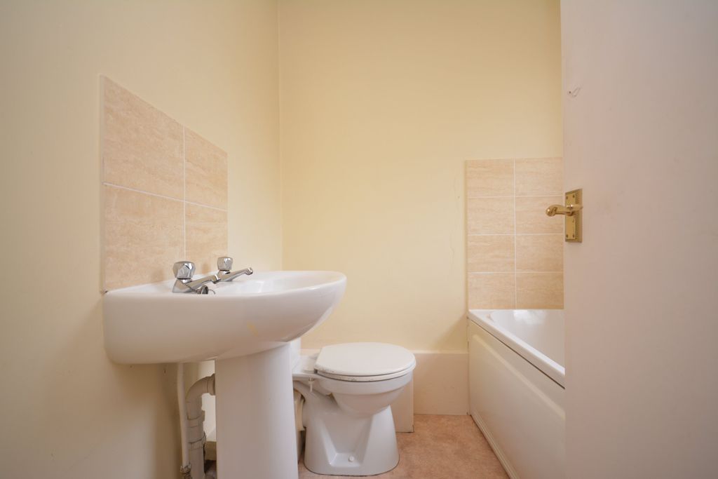 Property photo 3 of 6