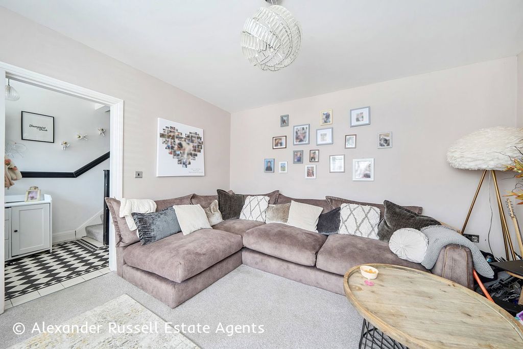 Property photo 3 of 18