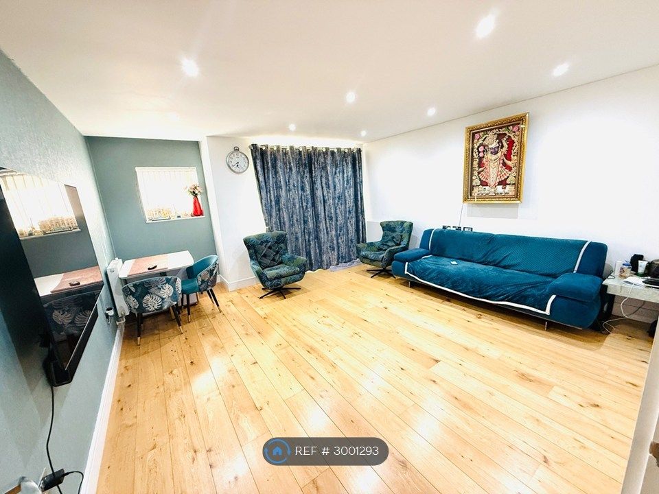 Property photo 2 of 25