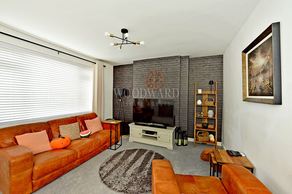 Property photo 2 of 17 Living Room