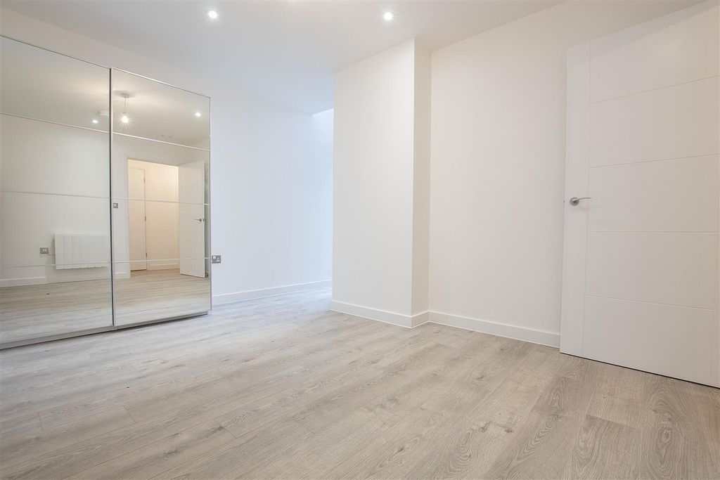 Property photo 3 of 8 3.Jpg