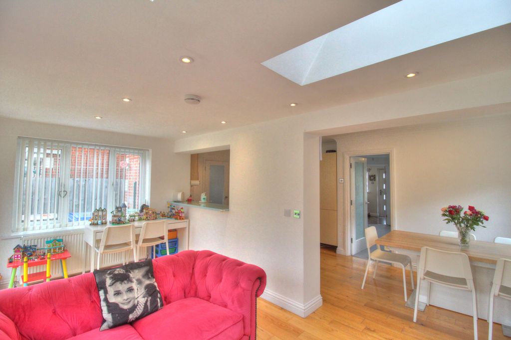 Property photo 3 of 32 Img_5381_2_3