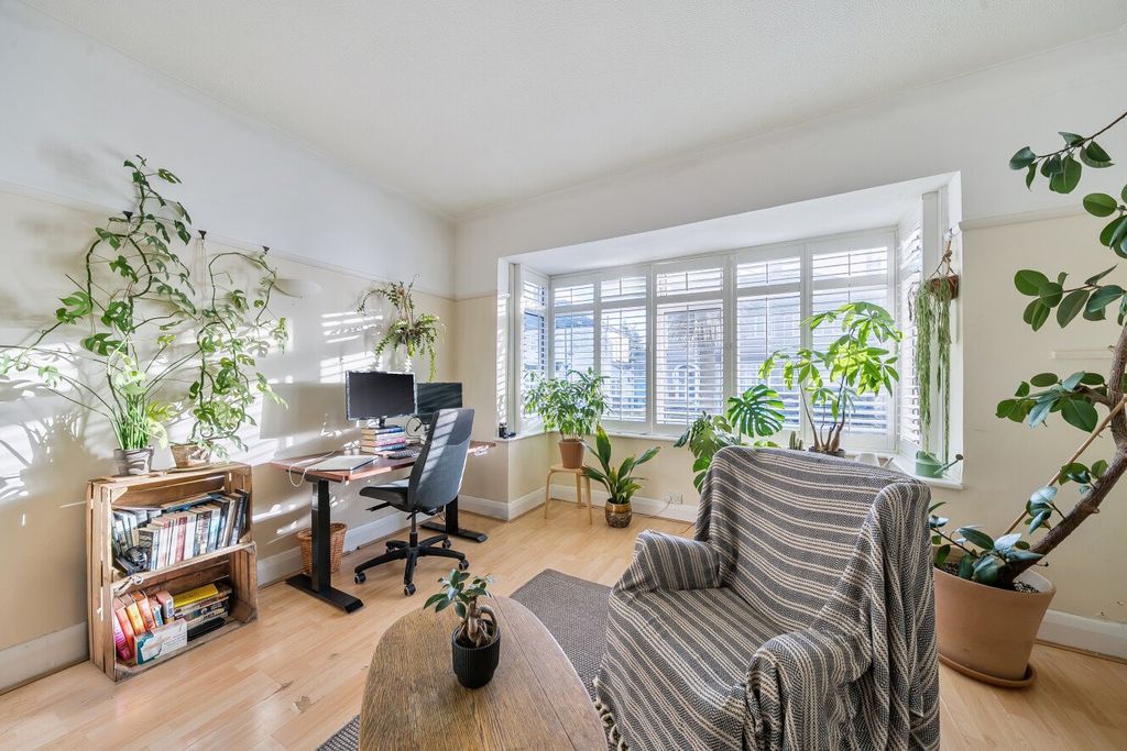 Property photo 2 of 18 Picture No. 22