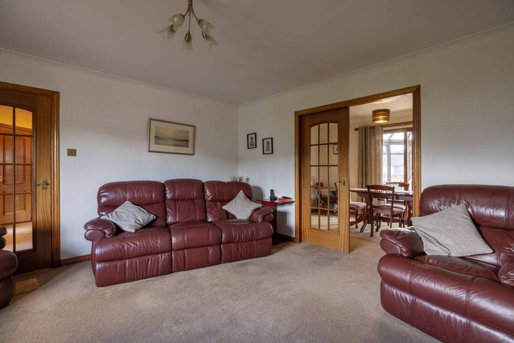 Property photo 3 of 36