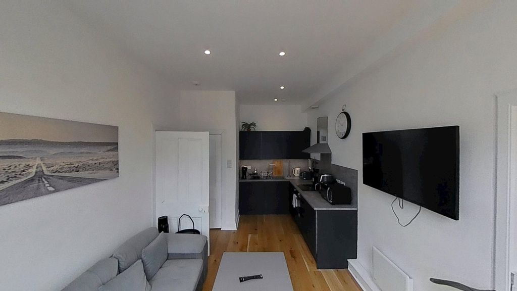 Property photo 3 of 10 Photo 3