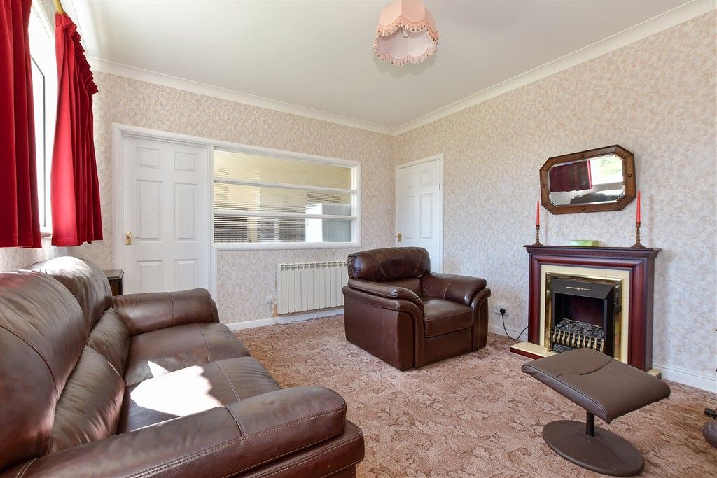 Property photo 2 of 9 Lounge