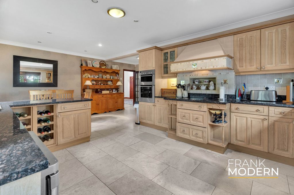 Property photo 3 of 46 Kitchen