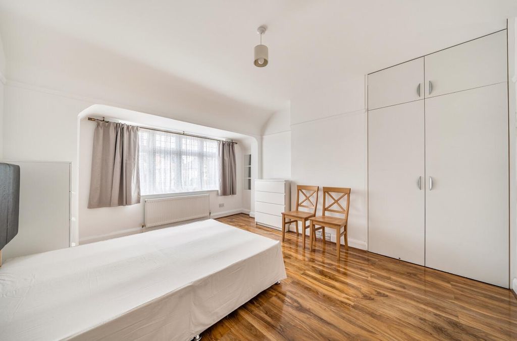 Property photo 3 of 9 1355018-2-68Ca8460B8Eef.Jpg