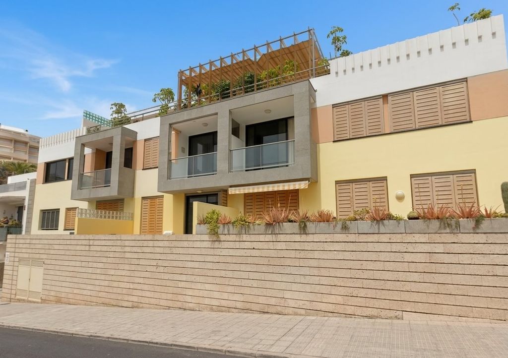 Property photo 1 of 10 Apartment In Neptuno La Caleta