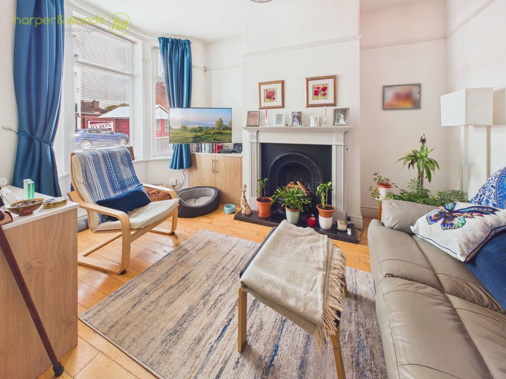 Property photo 2 of 35