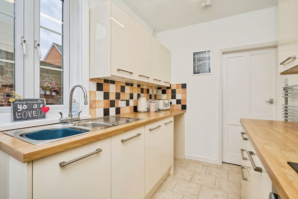 Property photo 3 of 13 Kitchen