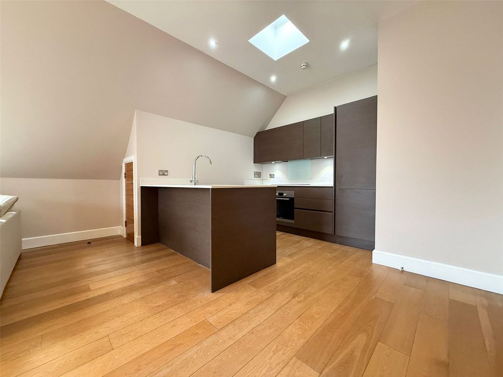 Property photo 2 of 17 Picture No. 15