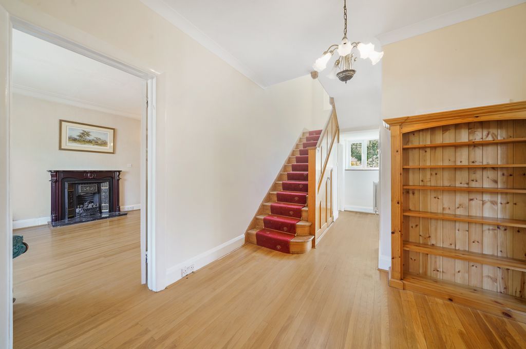 Property photo 3 of 27