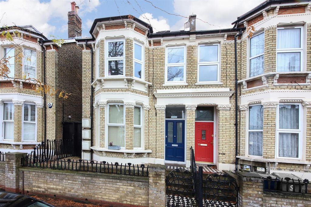 Property photo 2 of 12