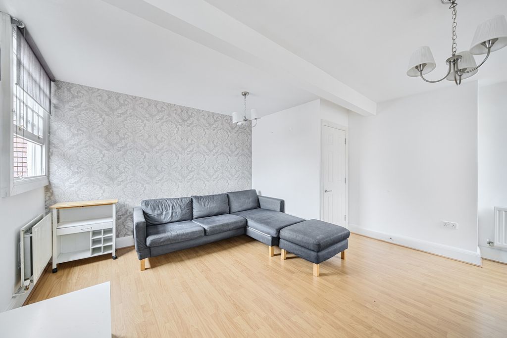 Property photo 3 of 14 1314585-10-686505...