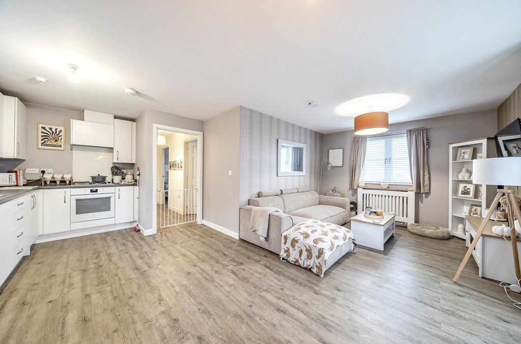 Property photo 2 of 11 1410156-5-698B4d5...