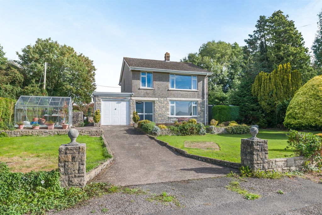 Property photo 1 of 23