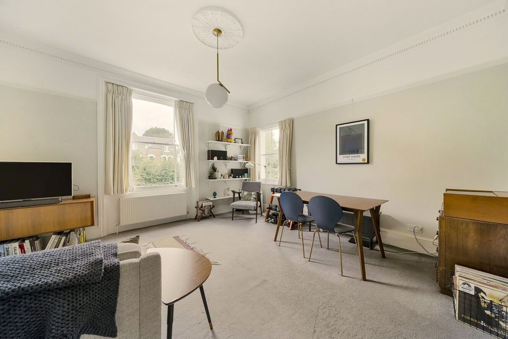 Property photo 3 of 17 Picture No. 06