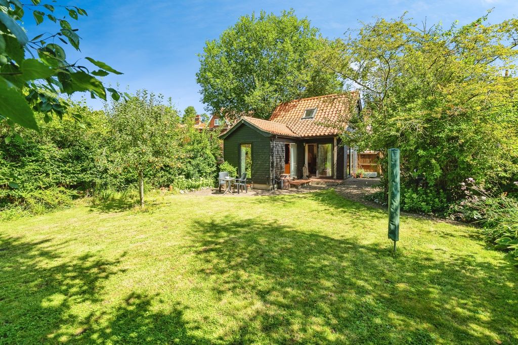 Property photo 3 of 17 Photo