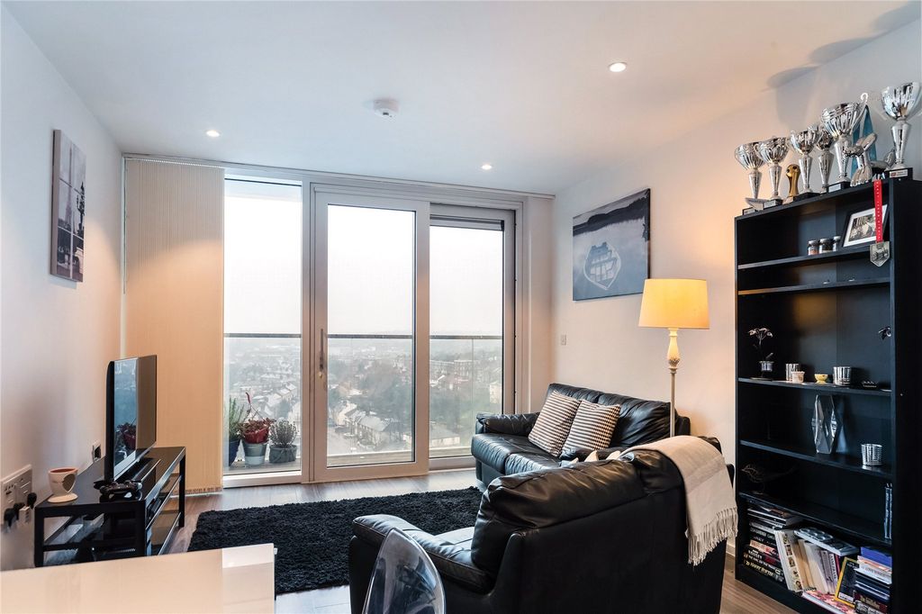 Property photo 2 of 10 Reception Room