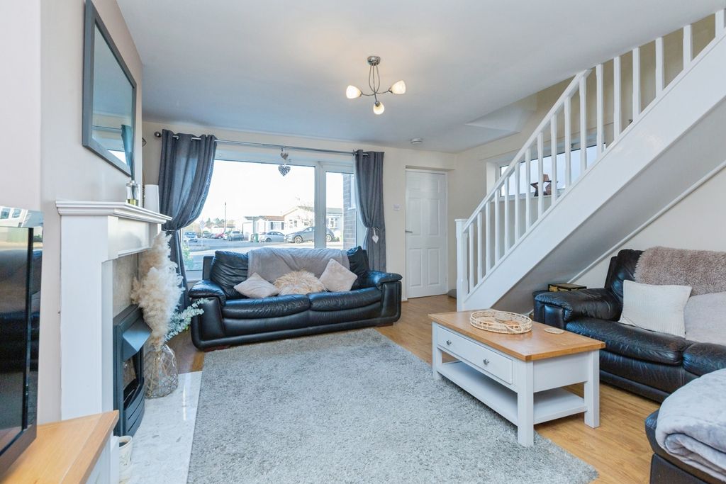 Property photo 3 of 17 Photo