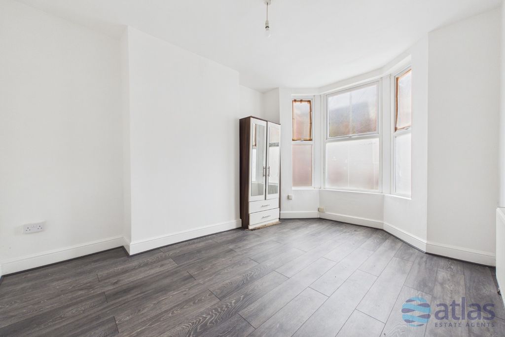 Property photo 3 of 15 Front Reception Room