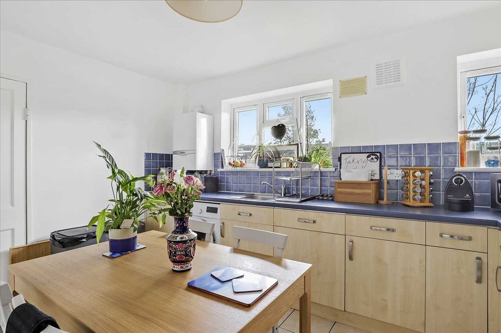 Property photo 3 of 13 Kitchen
