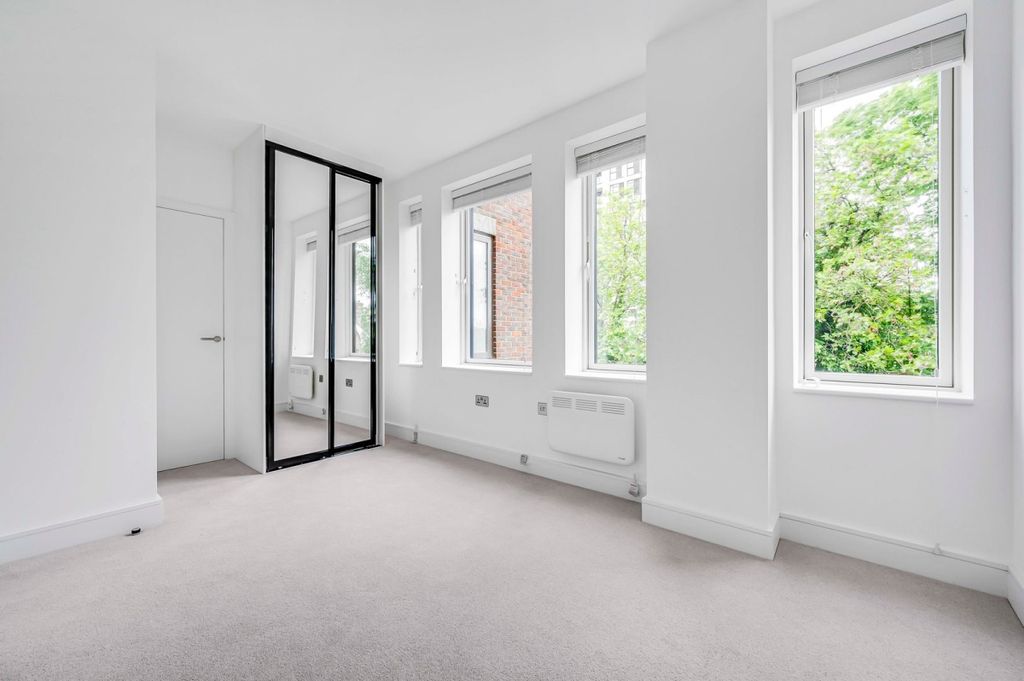 Property photo 2 of 7 Kfh_Flat_14_St_Andre