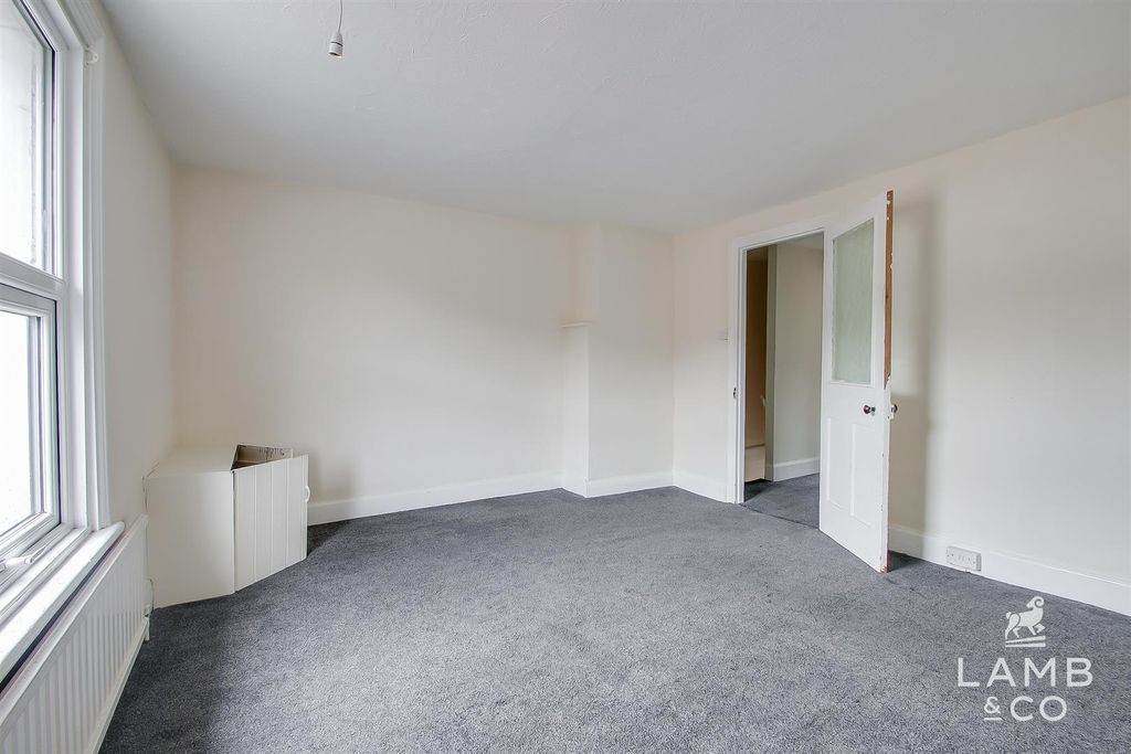 Property photo 2 of 9 Bedroom One