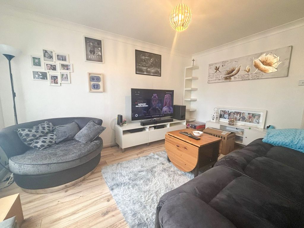 Property photo 3 of 7