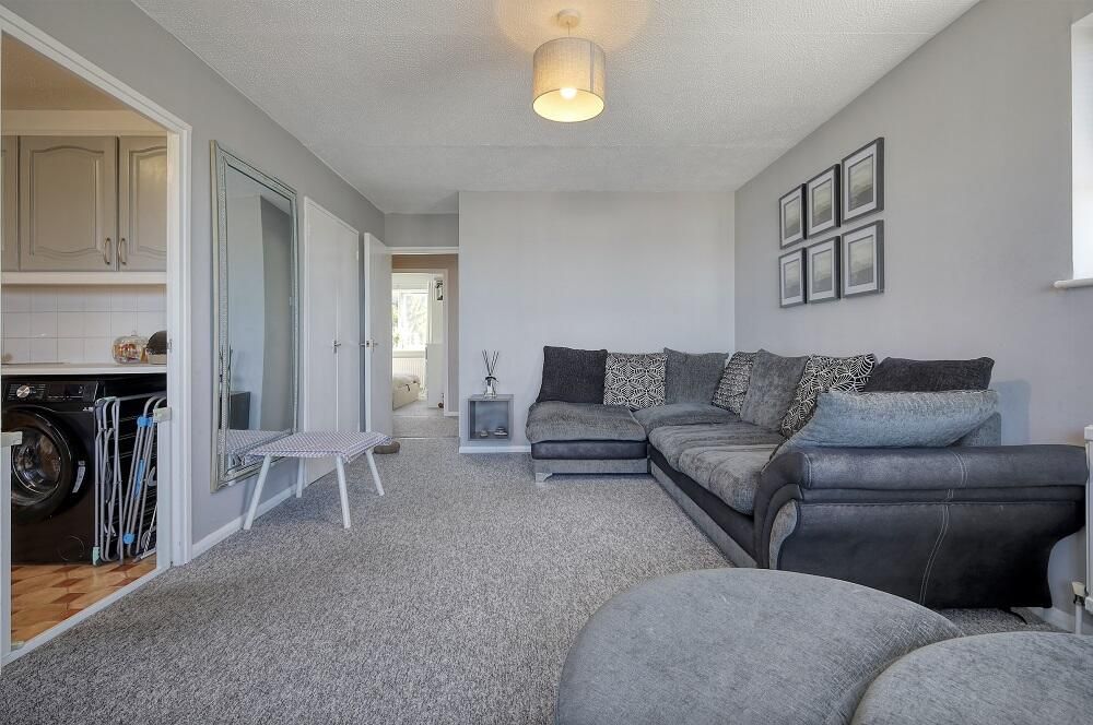 Property photo 2 of 18 Living Room