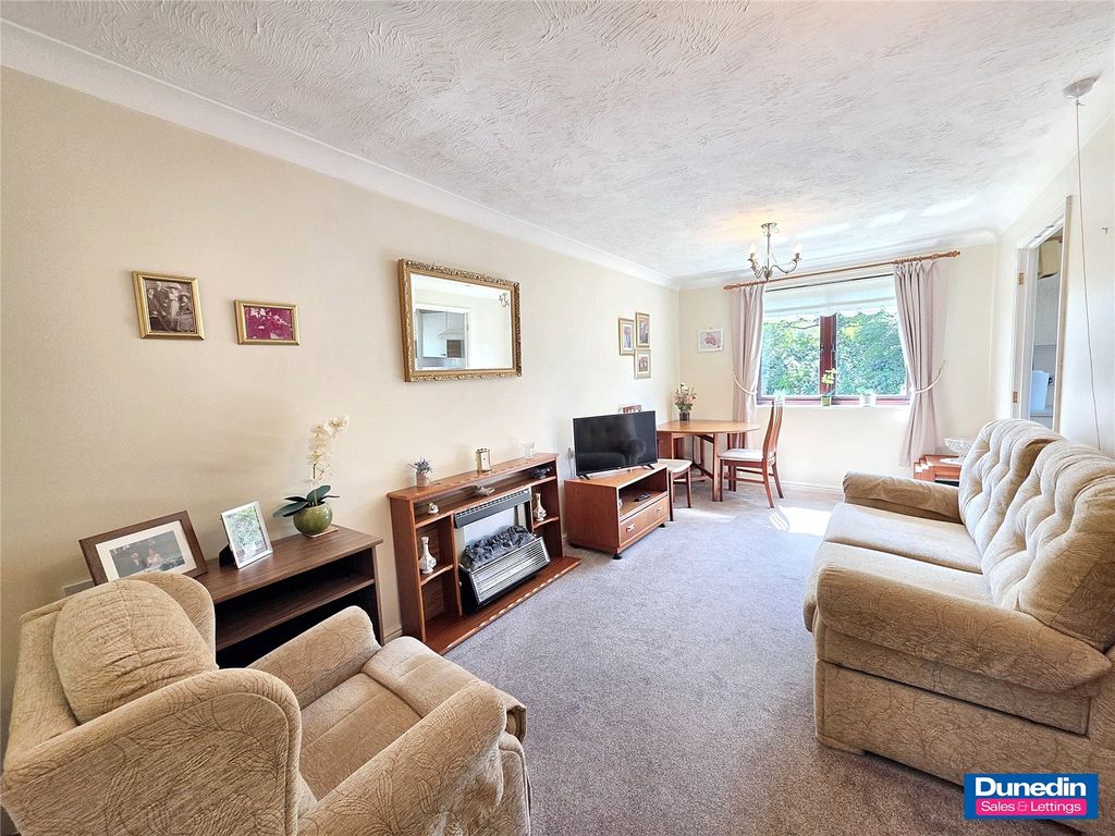 Property photo 2 of 14 Picture No. 03