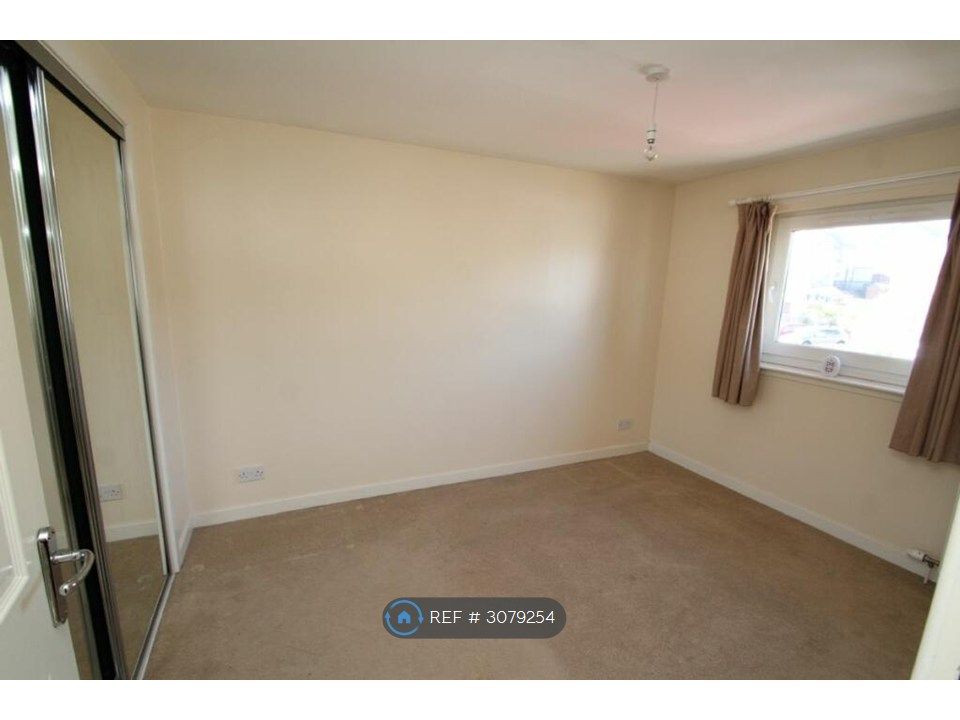 Property photo 3 of 7 Bedroom
