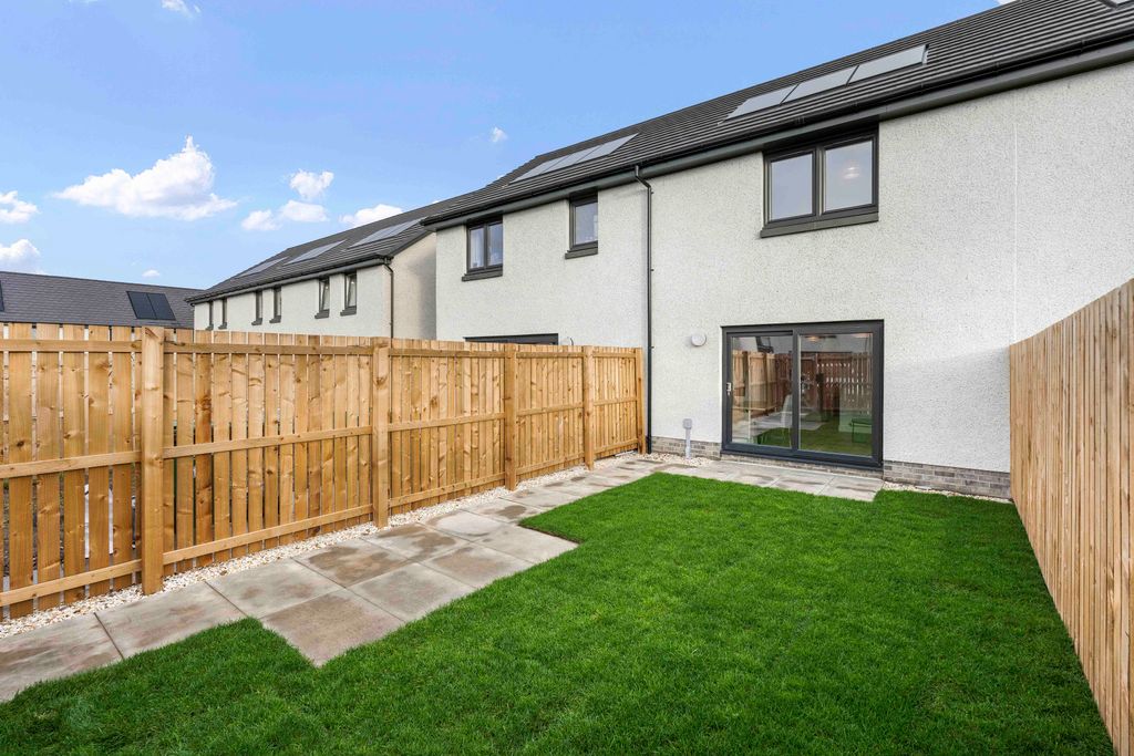 Property photo 2 of 41