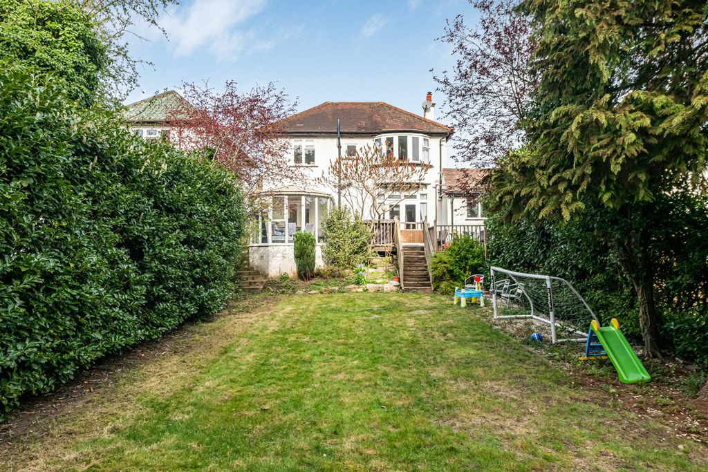 Property photo 3 of 27