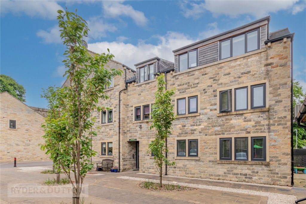 Property photo 1 of 17 External Elevation