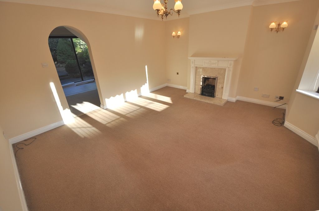 Property photo 3 of 6 Lounge