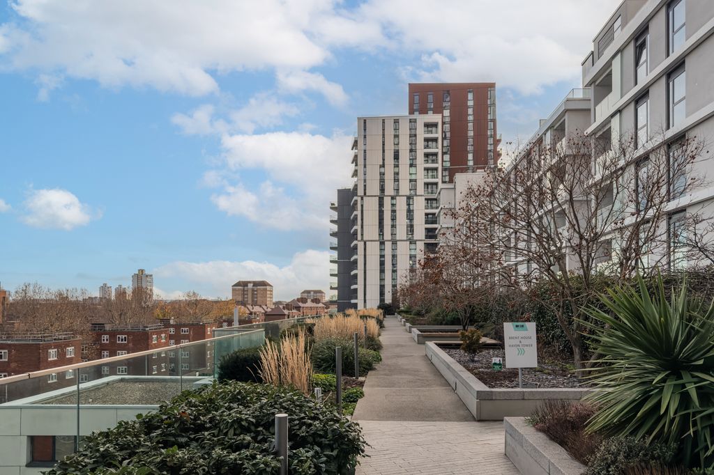 Property photo 1 of 6