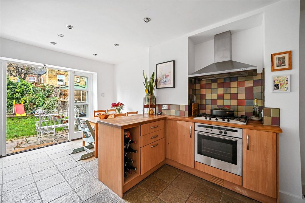 Property photo 3 of 13 Picture No. 16