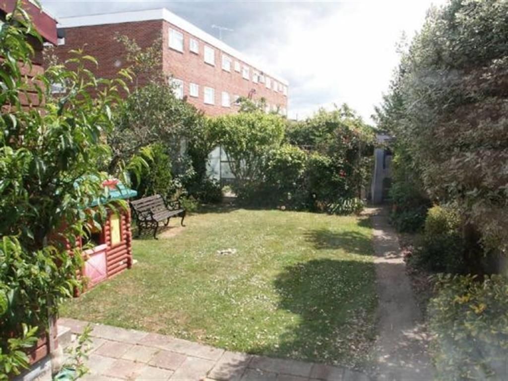 Property photo 2 of 8
